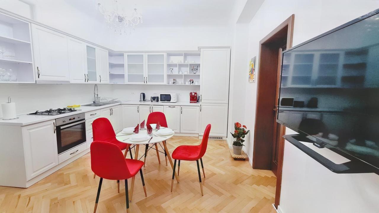 Spacious 5* Luxury In Historic Center Free Parking Cluj-Napoca Exterior photo